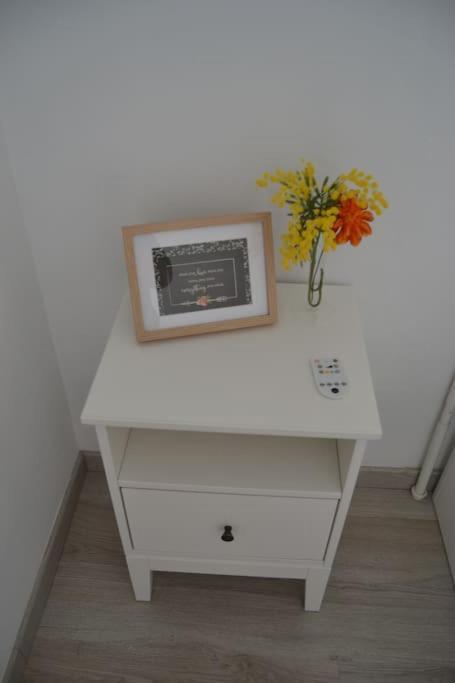 Cozy And Well Connected Apartment Севиля Екстериор снимка